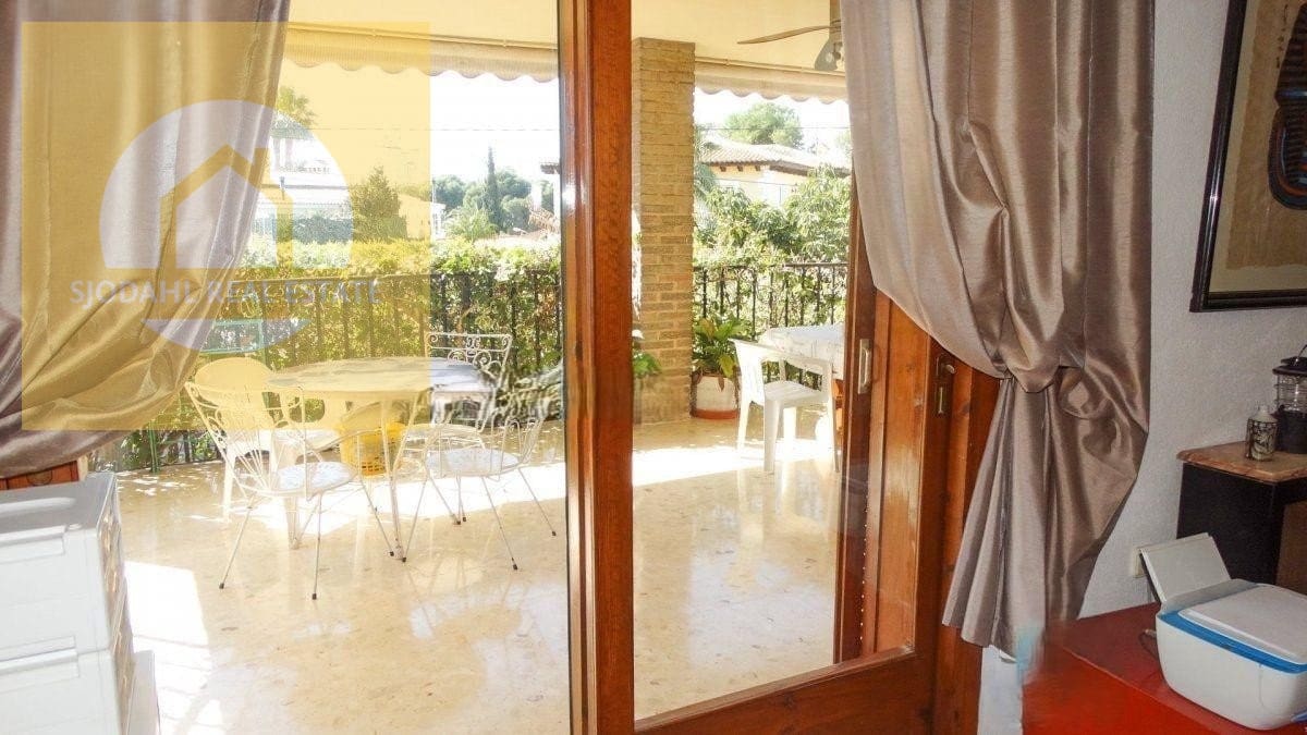 4 soveværelse Villa til salg i Benidorm med swimmingpool garage - € 640.000 (Ref: 9242257)