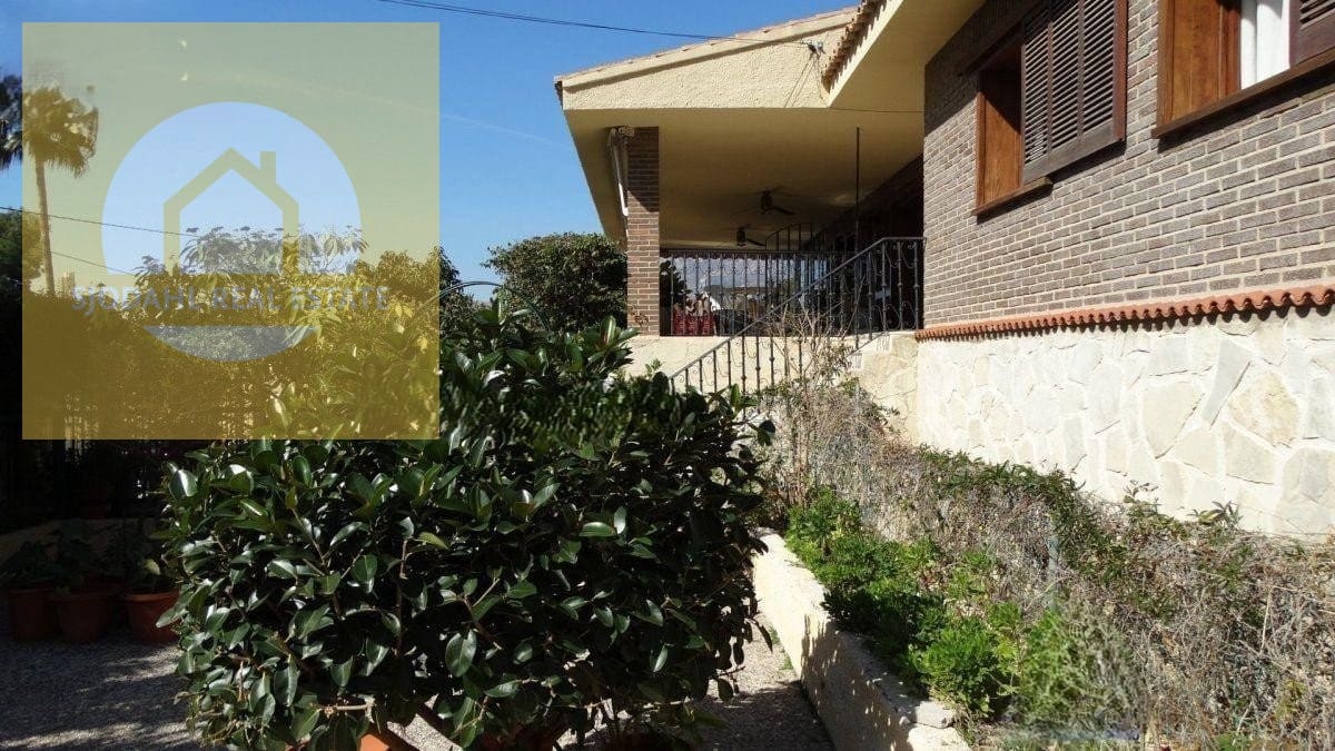 4 soveværelse Villa til salg i Benidorm med swimmingpool garage - € 640.000 (Ref: 9242257)