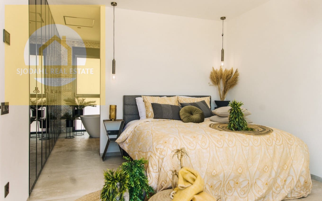 Chalet de 4 habitaciones en Rojales en venta con piscina garaje - 995.000 € (Ref: 9253974)