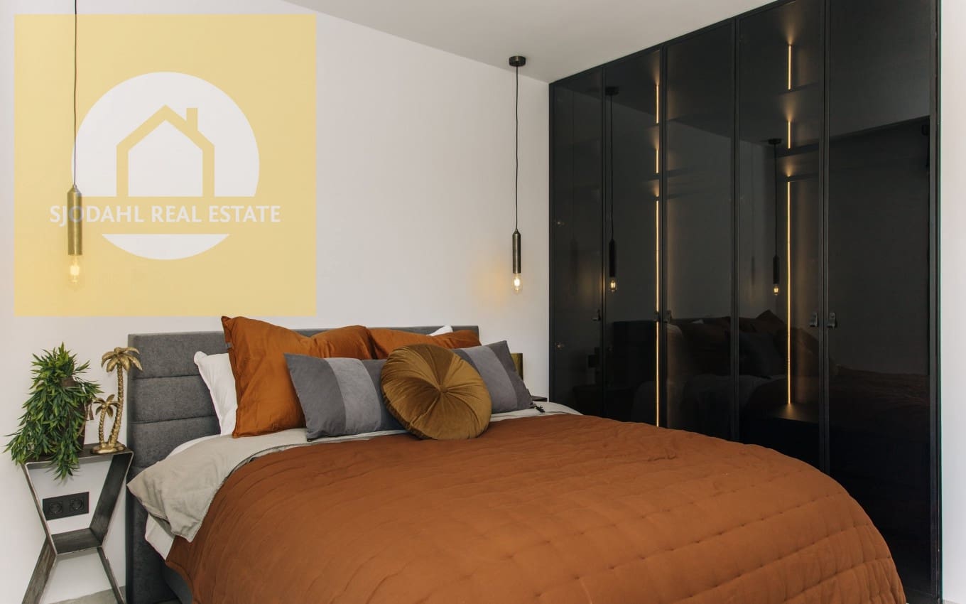 Chalet de 4 habitaciones en Rojales en venta con piscina garaje - 995.000 € (Ref: 9253974)