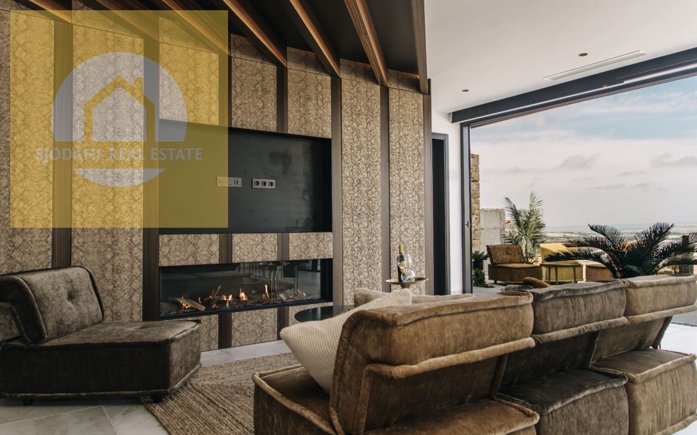 Chalet de 4 habitaciones en Rojales en venta con piscina garaje - 995.000 € (Ref: 9253974)