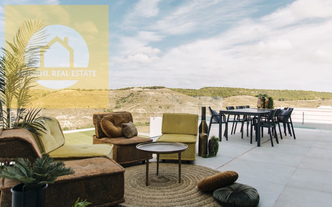 Chalet de 4 habitaciones en Rojales en venta con piscina garaje - 995.000 € (Ref: 9253974)