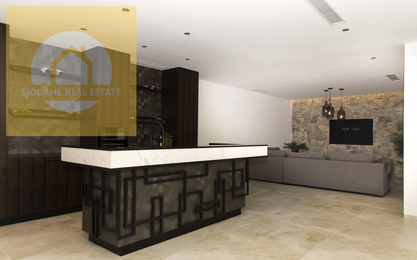 Chalet de 4 habitaciones en Rojales en venta con piscina garaje - 995.000 € (Ref: 9253974)