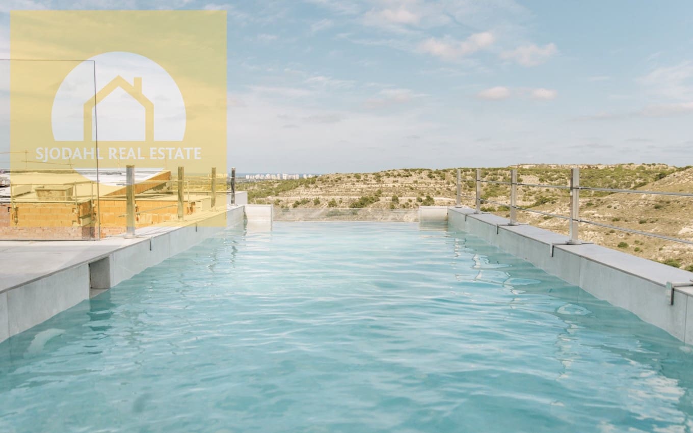 Chalet de 4 habitaciones en Rojales en venta con piscina garaje - 995.000 € (Ref: 9253974)