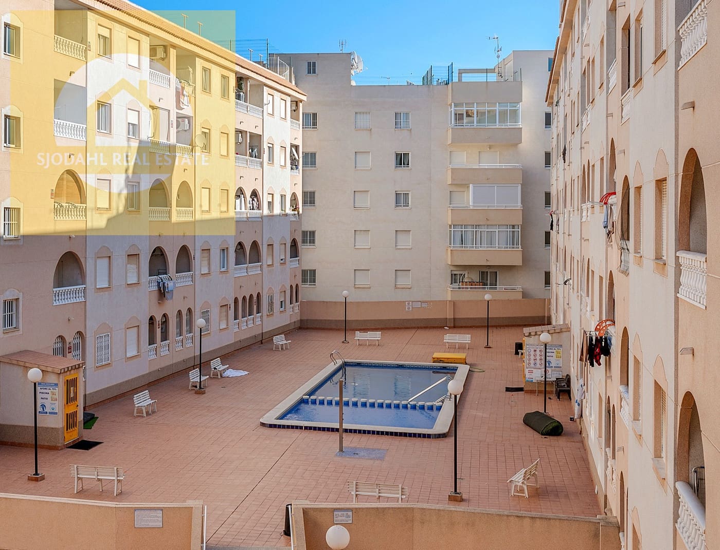 3 soveværelse Lejlighed til salg i Torrevieja med swimmingpool - € 174.000 (Ref: 9642473)