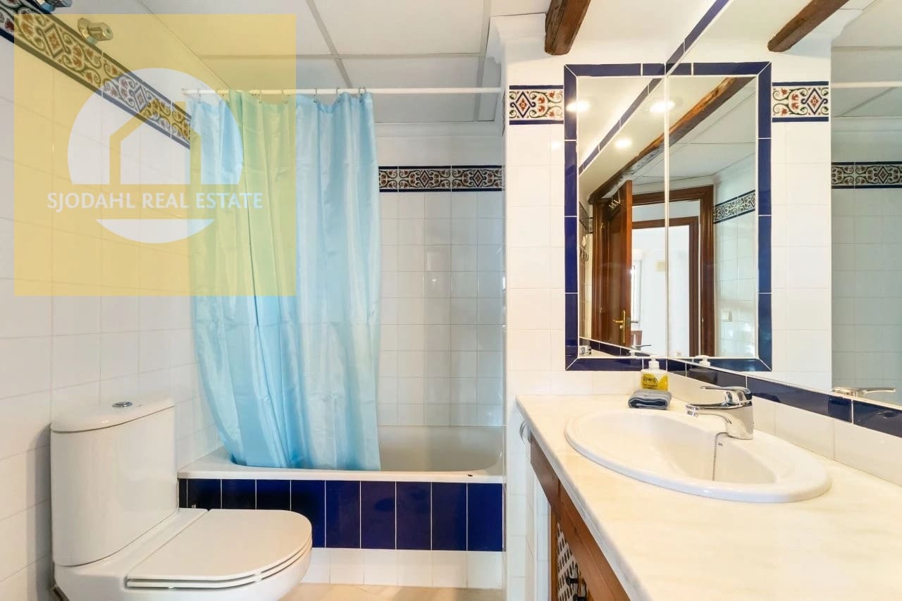 3 sovrum Lägenhet till salu i Torrevieja med garage - 349 000 € (Ref: 9642476)