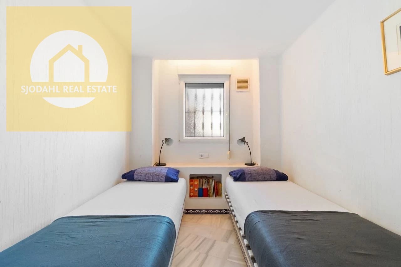 3 sovrum Lägenhet till salu i Torrevieja med garage - 349 000 € (Ref: 9642476)