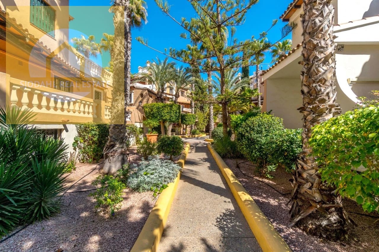 3 sovrum Lägenhet till salu i Torrevieja med garage - 349 000 € (Ref: 9642476)