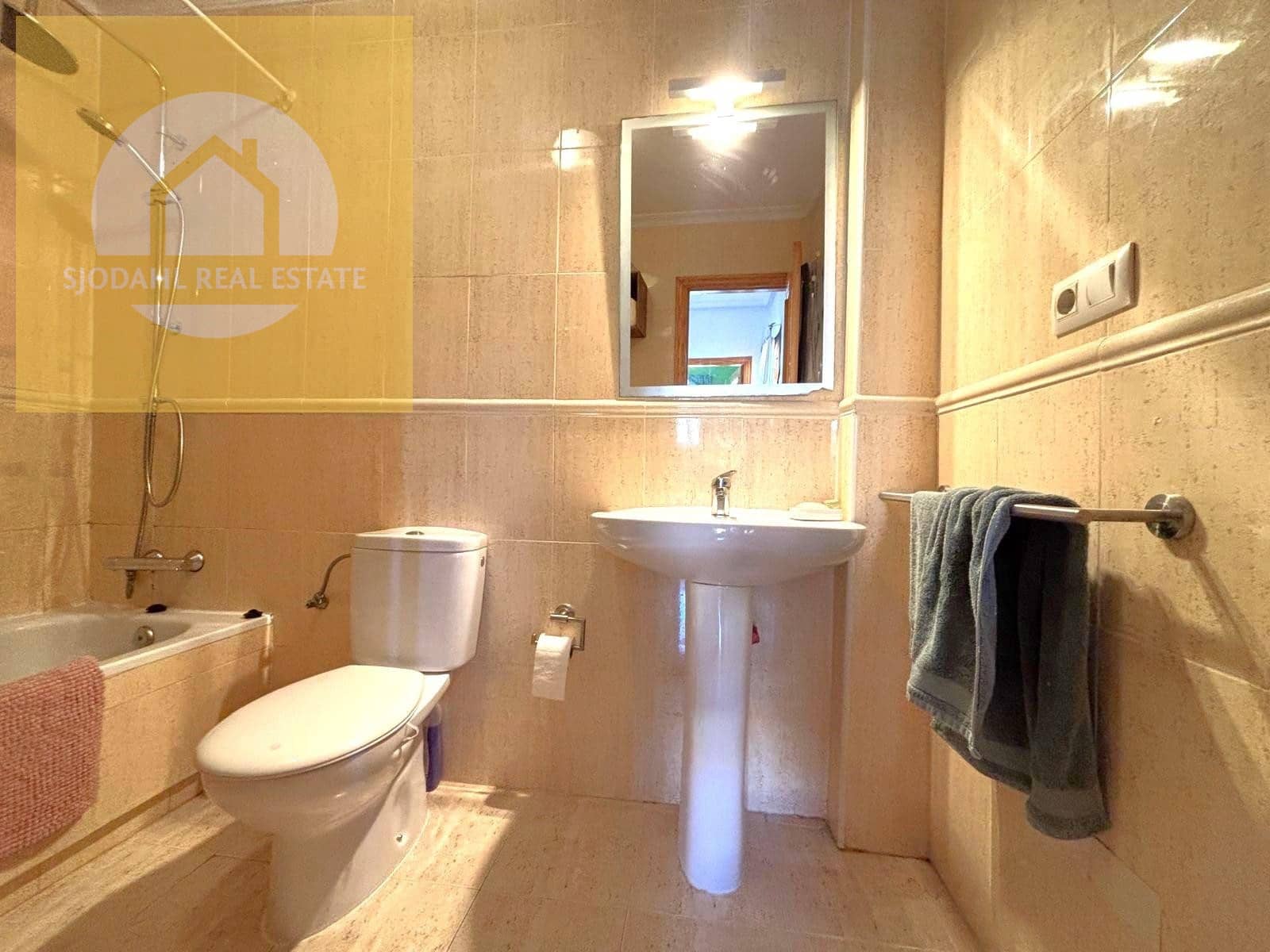 Casa de 3 habitaciones en Gran Alacant en venta con piscina - 284.900 € (Ref: 9643360)