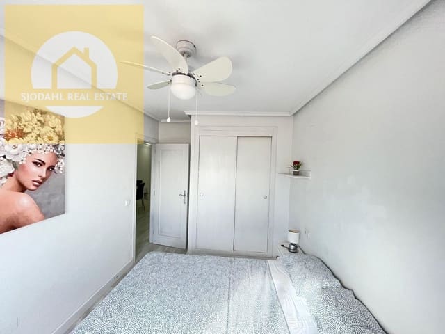 2 soverom Leilighet til salgs i Centro - Muelle Pesquero, Torrevieja med svømmebasseng - € 120 000 (Ref: 9645626)