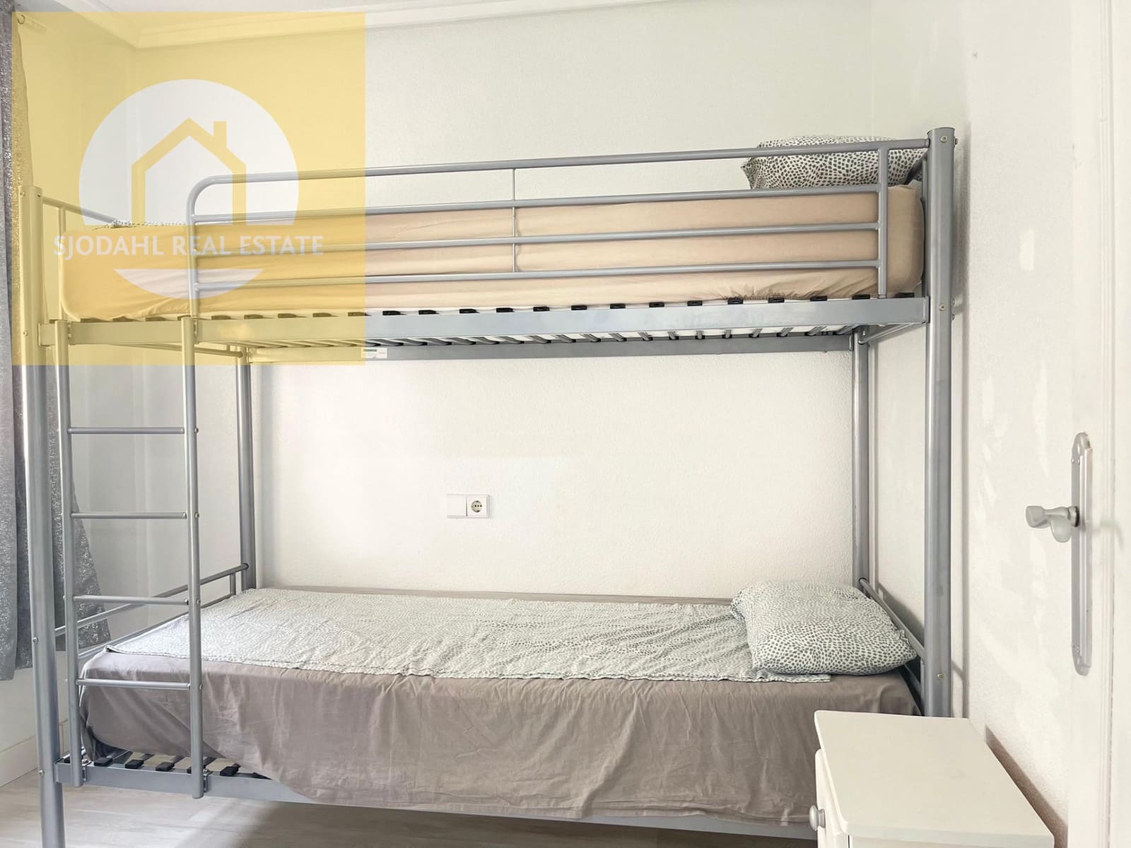 2 sovrum Lägenhet till salu i Torrevieja med pool - 120 000 € (Ref: 9645626)