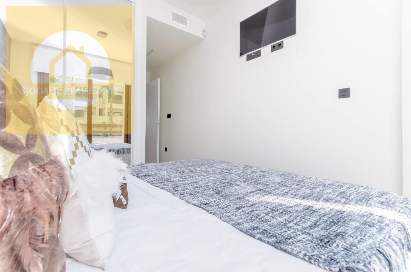 2 chambre Bungalow à vendre à Torrevieja avec piscine garage - 275 000 € (Ref: 9646063)