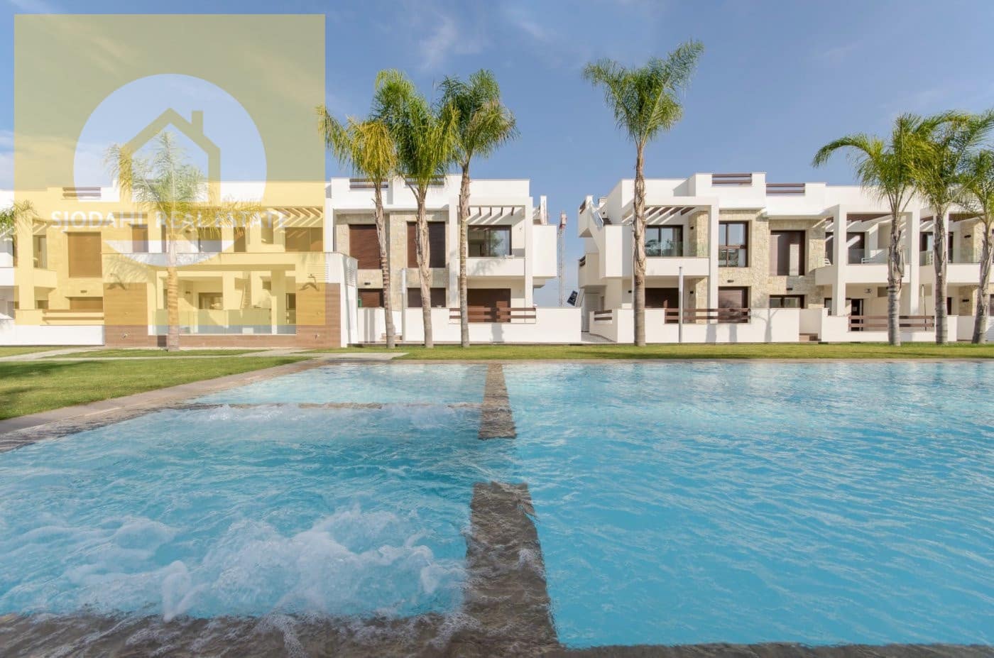 2 chambre Bungalow à vendre à Torrevieja avec piscine garage - 275 000 € (Ref: 9646063)