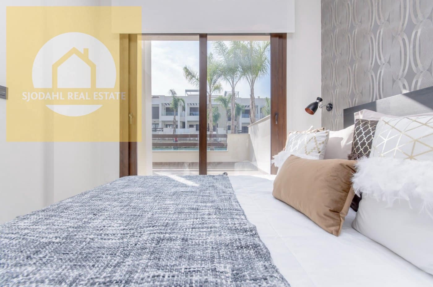 2 chambre Bungalow à vendre à Torrevieja avec piscine garage - 275 000 € (Ref: 9646063)