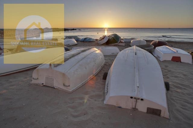 2 makuuhuone Bungalow myytävänä paikassa Aguas Nuevas, Torrevieja mukana uima-altaan 
autotalli - 275 200 € (Ref: 9646064)