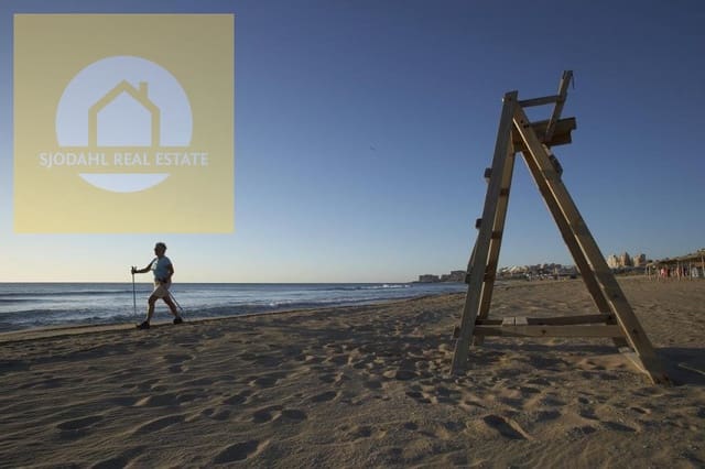 2 makuuhuone Bungalow myytävänä paikassa Aguas Nuevas, Torrevieja mukana uima-altaan 
autotalli - 275 200 € (Ref: 9646064)