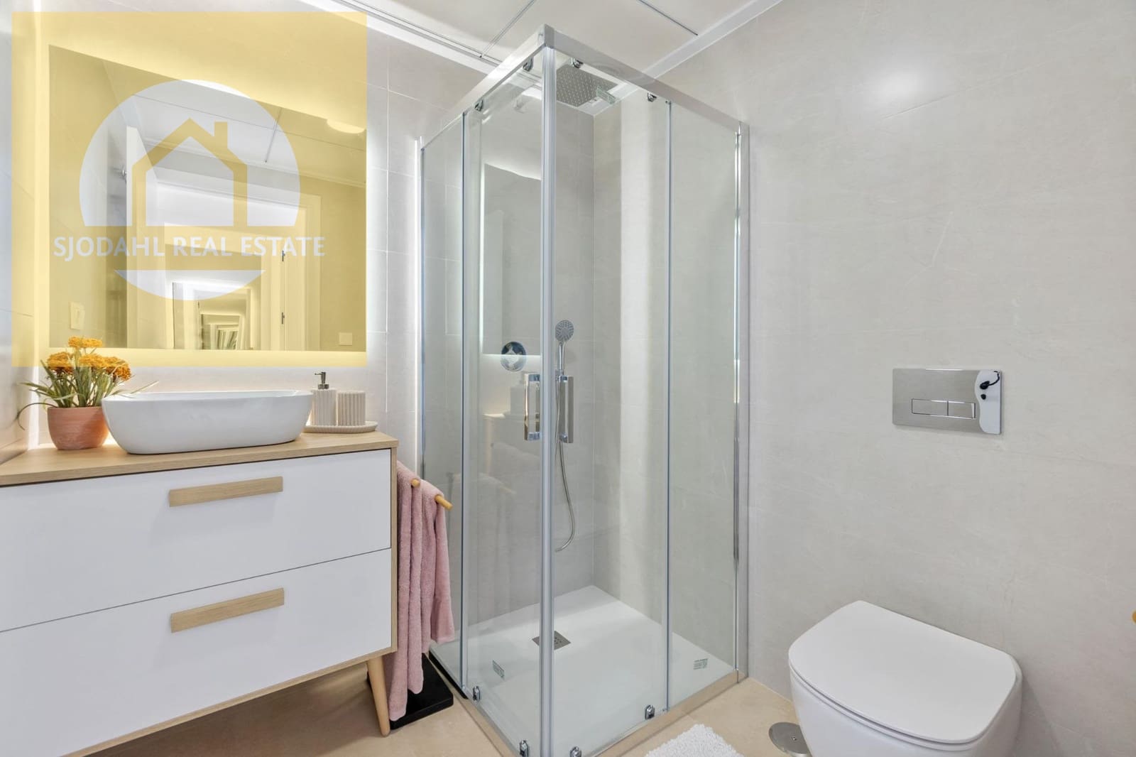 2 sovrum Bungalow till salu i Torrevieja med pool garage - 289 900 € (Ref: 9646065)