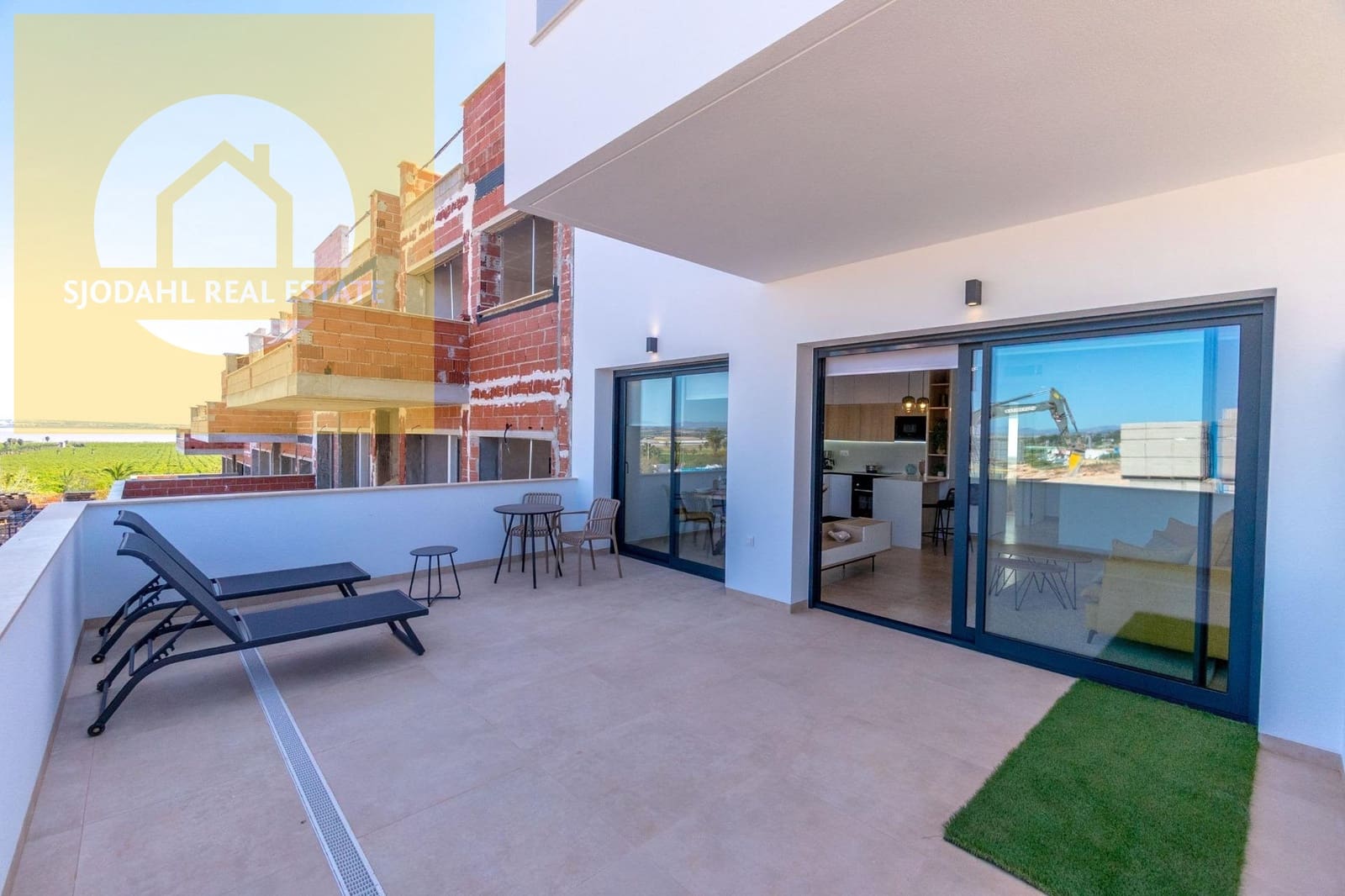 2 sovrum Bungalow till salu i Torrevieja med pool garage - 289 900 € (Ref: 9646065)