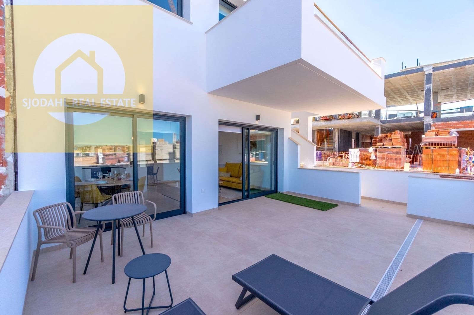 2 sovrum Bungalow till salu i Torrevieja med pool garage - 289 900 € (Ref: 9646065)