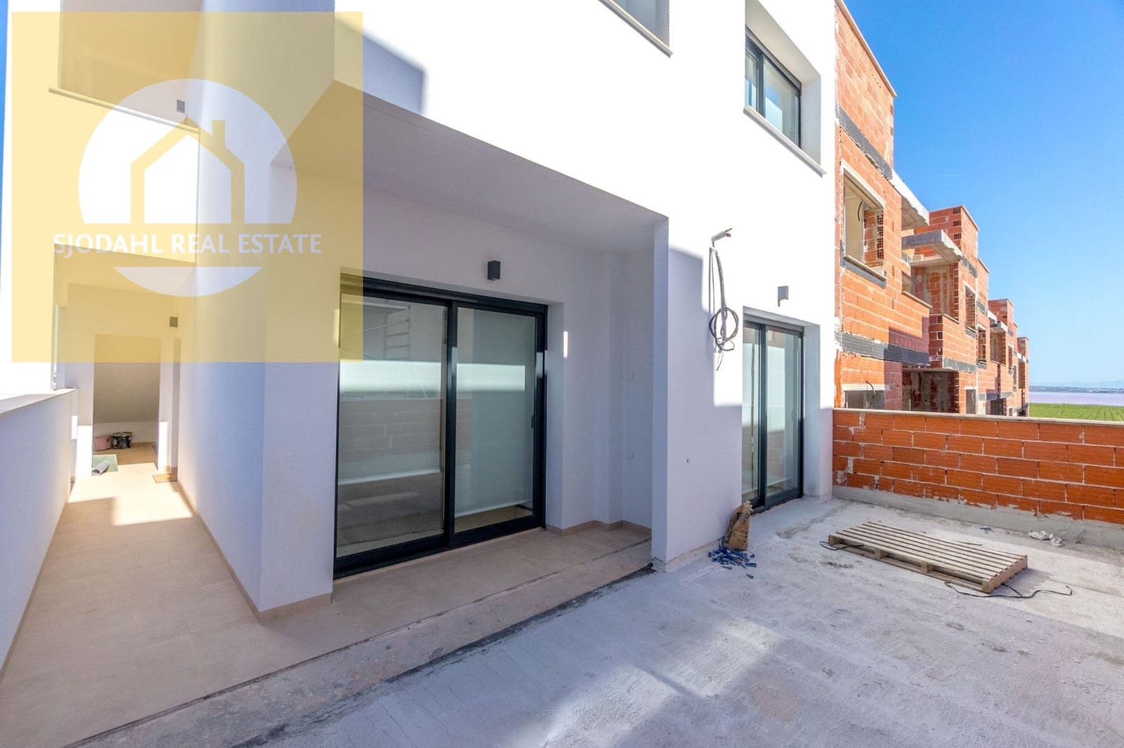 2 sovrum Bungalow till salu i Torrevieja med pool garage - 289 900 € (Ref: 9646065)