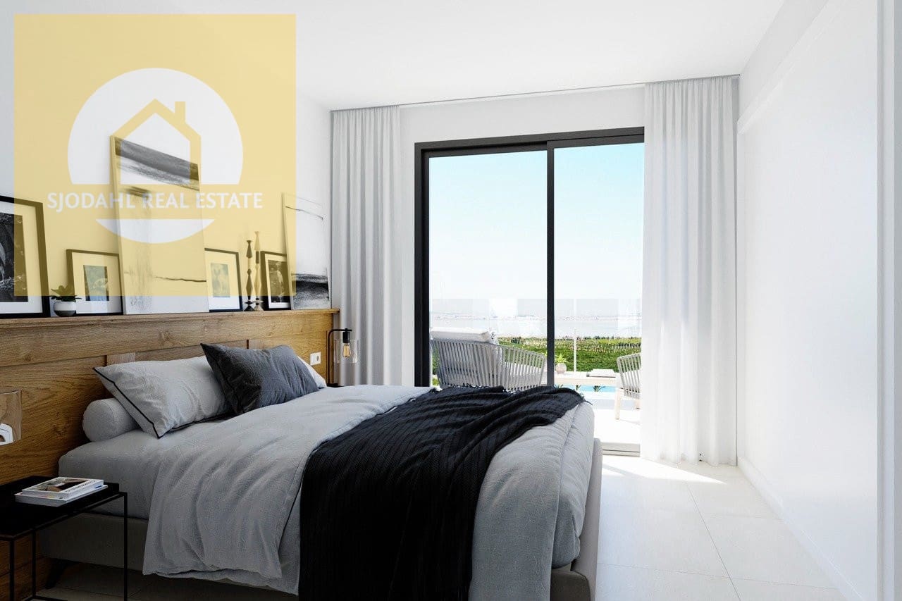 2 sovrum Bungalow till salu i Torrevieja med pool garage - 305 000 € (Ref: 9649884)