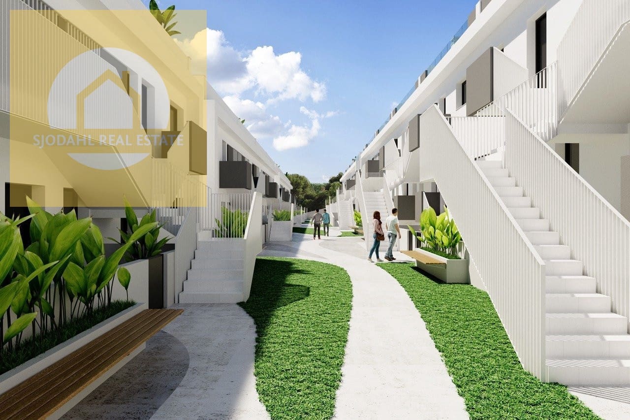 2 sovrum Bungalow till salu i Torrevieja med pool garage - 305 000 € (Ref: 9649884)