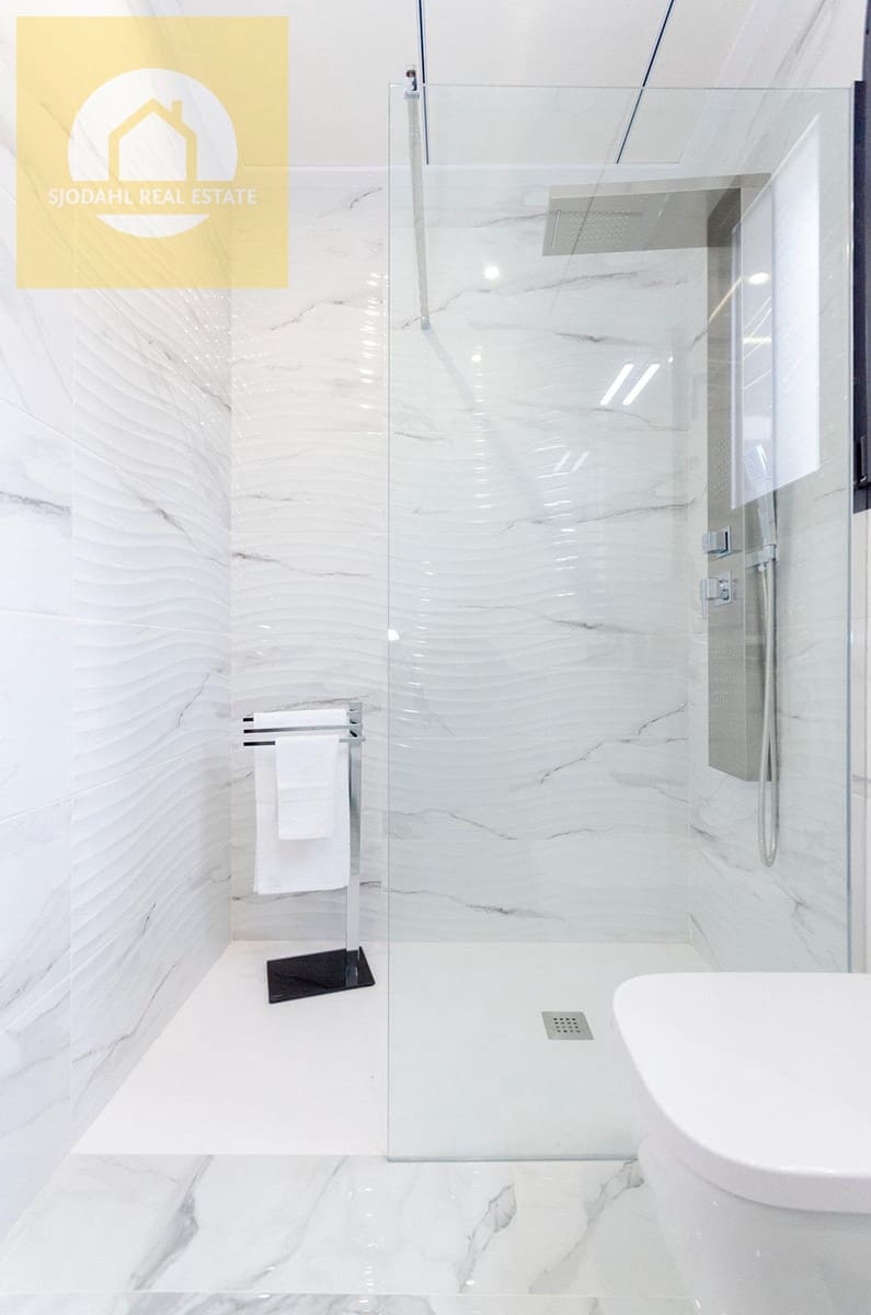 3 bedroom Villa for sale in Torrevieja with pool garage - € 385,000 (Ref: 9649885)