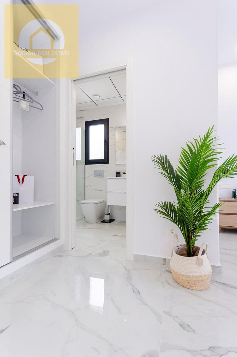 3 bedroom Villa for sale in Torrevieja with pool garage - € 385,000 (Ref: 9649885)