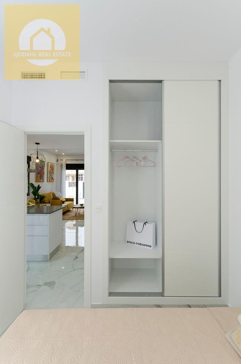 3 bedroom Villa for sale in Torrevieja with pool garage - € 385,000 (Ref: 9649885)