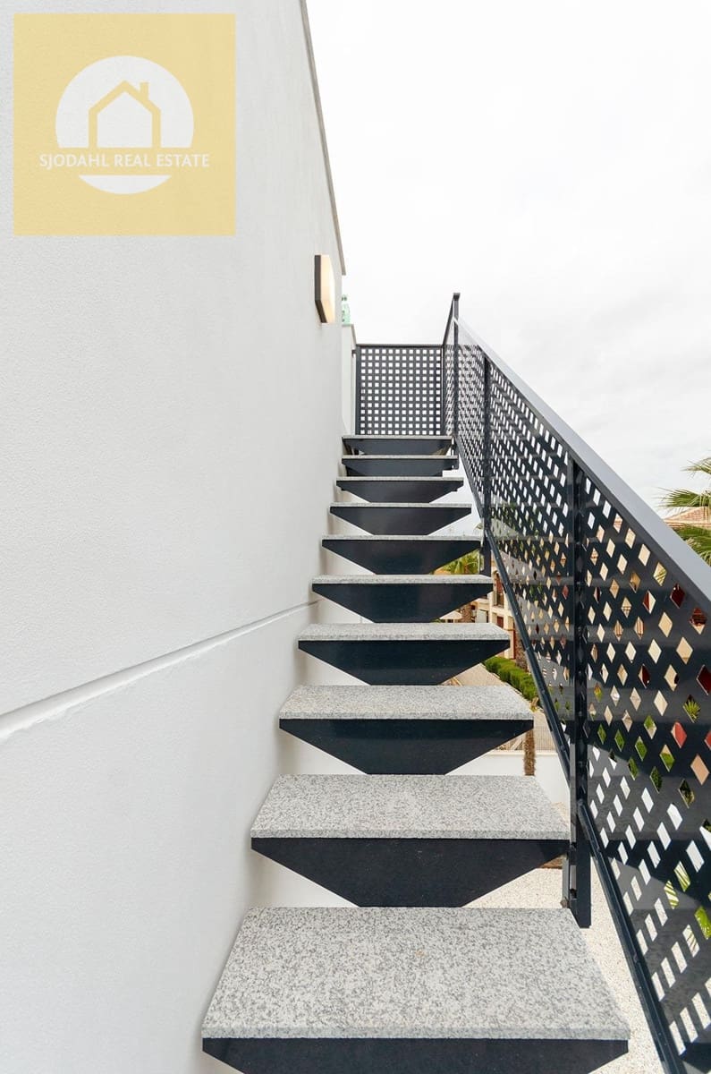 3 bedroom Villa for sale in Torrevieja with pool garage - € 385,000 (Ref: 9649885)