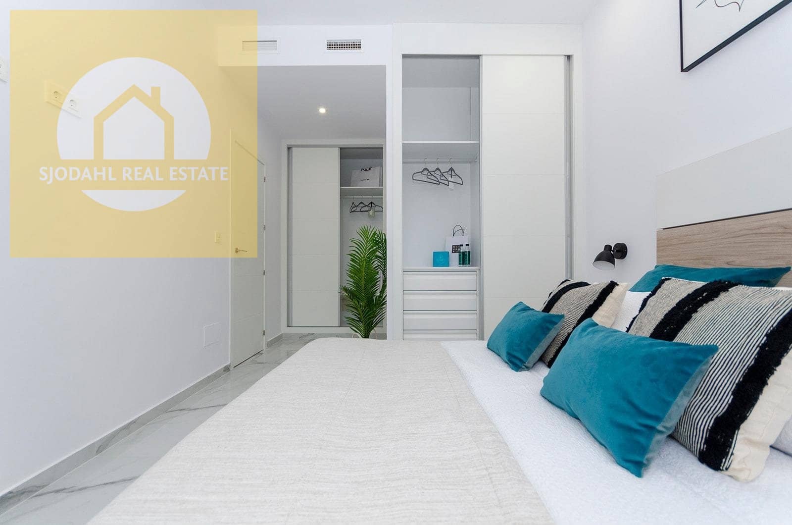 3 bedroom Villa for sale in Torrevieja with pool garage - € 385,000 (Ref: 9649885)