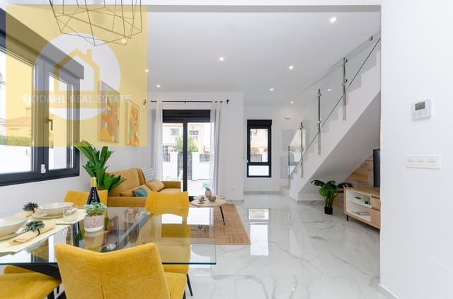 3 camera da letto Villa in vendita in El Chaparral - La Siesta - La Torreta, Torrevieja con piscina garage - 385.000 € (Rif: 9649885)