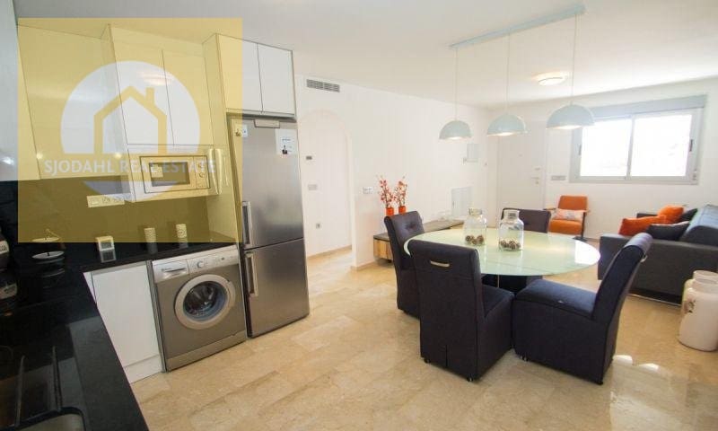 2 makuuhuone Huoneisto myytävänä paikassa Orihuela Costa mukana uima-altaan 
autotalli - 255 000 € (Ref: 9656369)