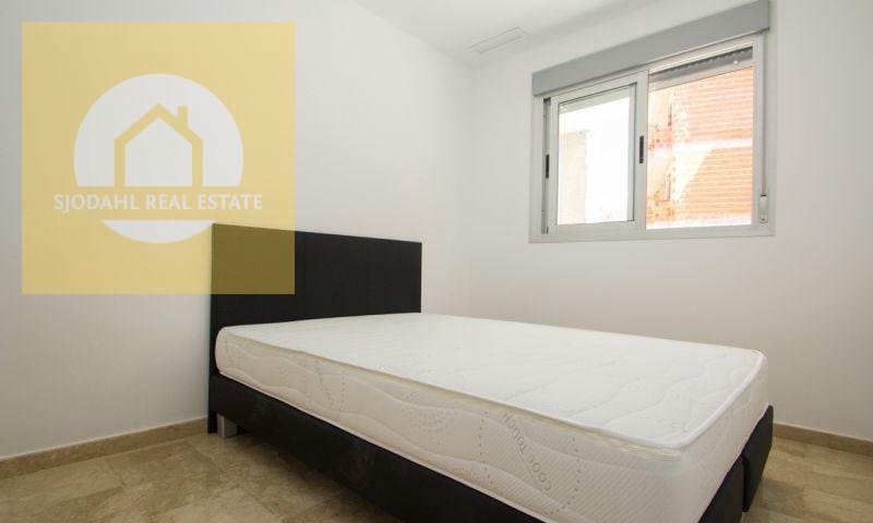 2 makuuhuone Huoneisto myytävänä paikassa Orihuela Costa mukana uima-altaan 
autotalli - 255 000 € (Ref: 9656369)