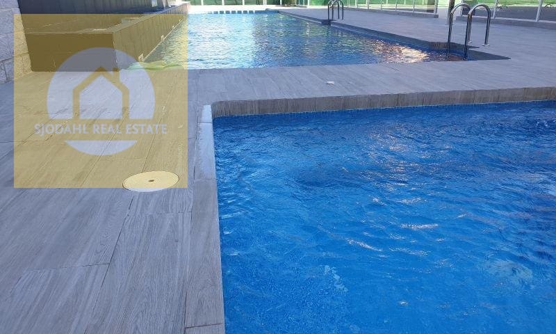 2 makuuhuone Huoneisto myytävänä paikassa Orihuela Costa mukana uima-altaan 
autotalli - 255 000 € (Ref: 9656369)