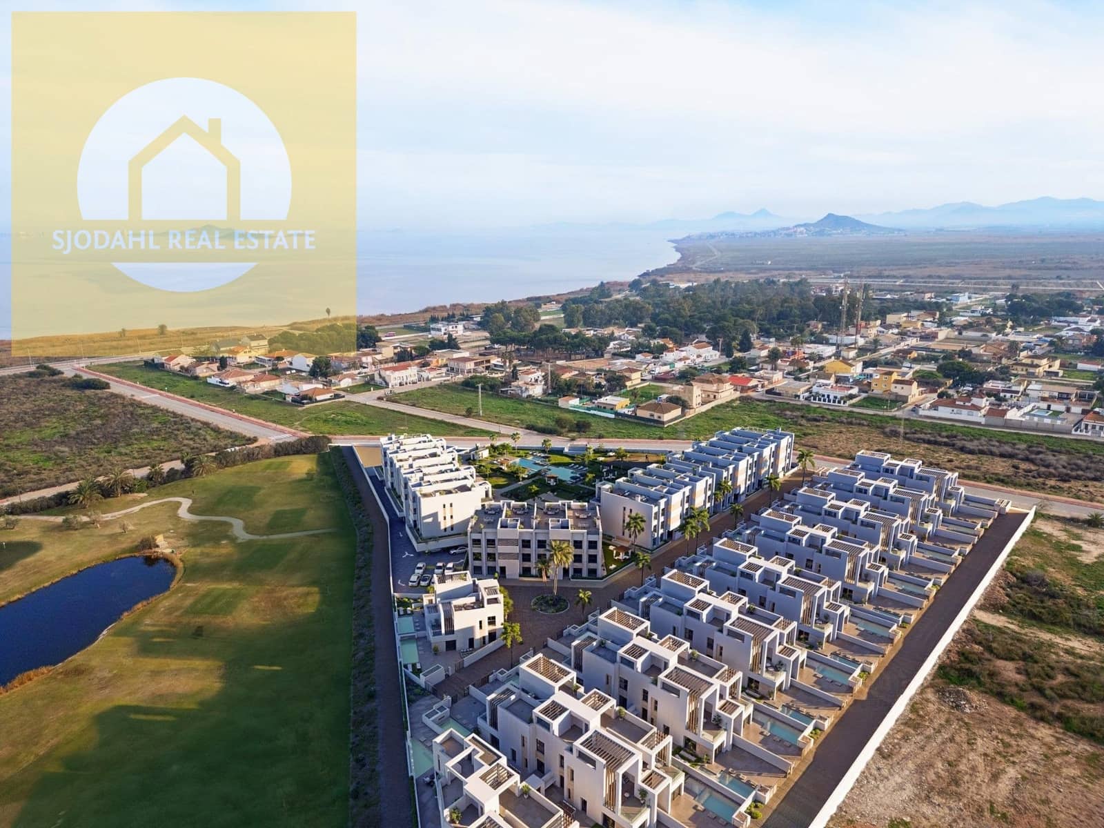 2 sovrum Lägenhet till salu i Los Alcazares med pool - 299 000 € (Ref: 9669211)