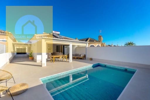 3 bedroom Villa for sale in Torrevieja with pool garage - € 499,000 (Ref: 9674776)
