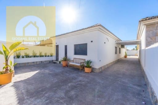 3 bedroom Villa for sale in Torrevieja with pool garage - € 499,000 (Ref: 9674776)