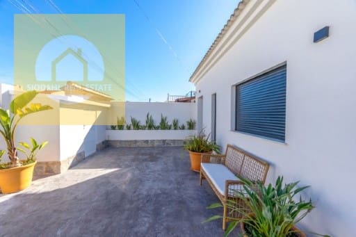 3 bedroom Villa for sale in Torrevieja with pool garage - € 499,000 (Ref: 9674776)