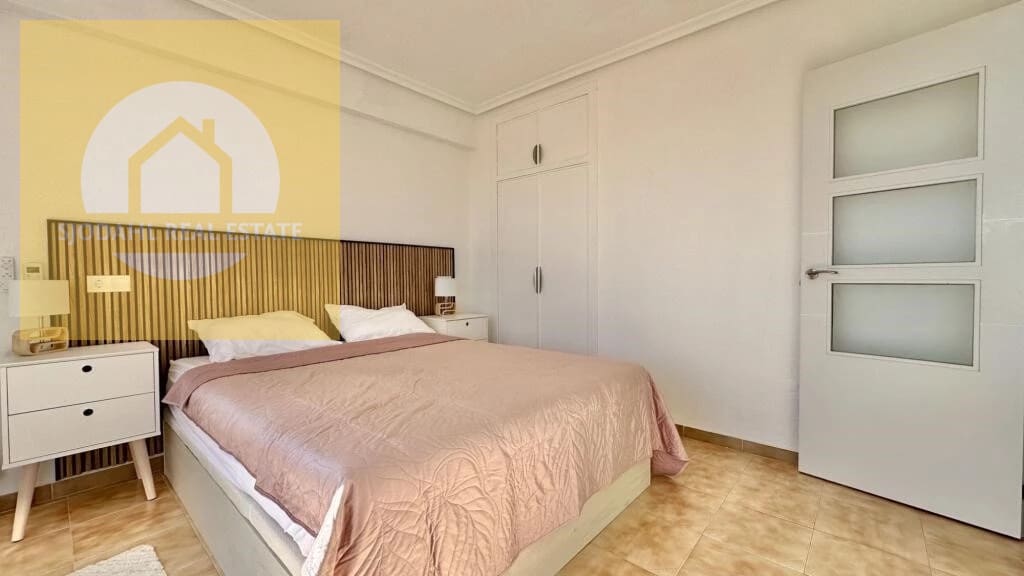 2 soveværelse Penthouse til salg i Punta Prima med swimmingpool garage - € 247.000 (Ref: 9674777)