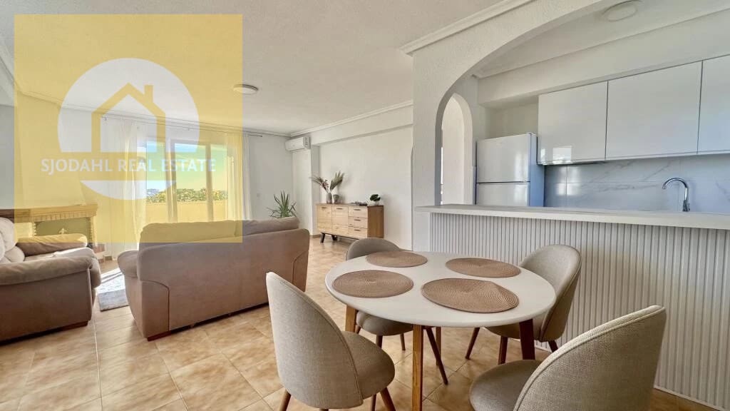 2 soveværelse Penthouse til salg i Punta Prima med swimmingpool garage - € 247.000 (Ref: 9674777)