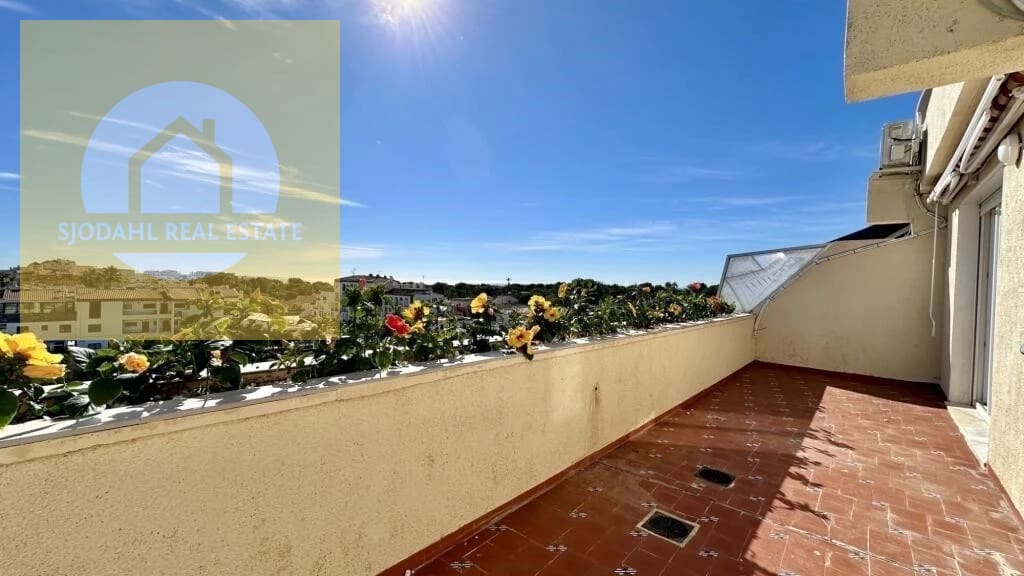 2 soveværelse Penthouse til salg i Punta Prima med swimmingpool garage - € 247.000 (Ref: 9674777)