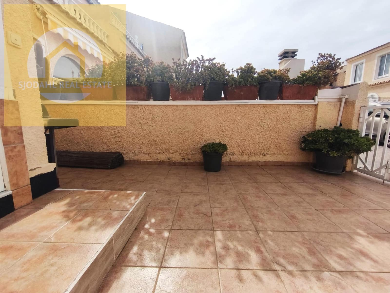 2 bedroom Townhouse for sale in Gran Alacant with pool garage - € 190,000 (Ref: 9713540)