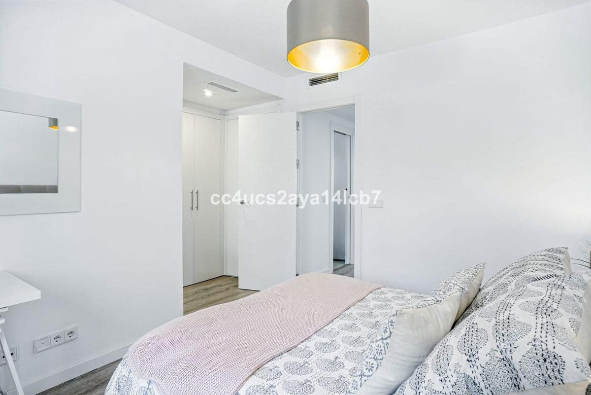 2 bedroom Apartment for sale in Estepona with pool - € 385,000 (Ref: 9180135)