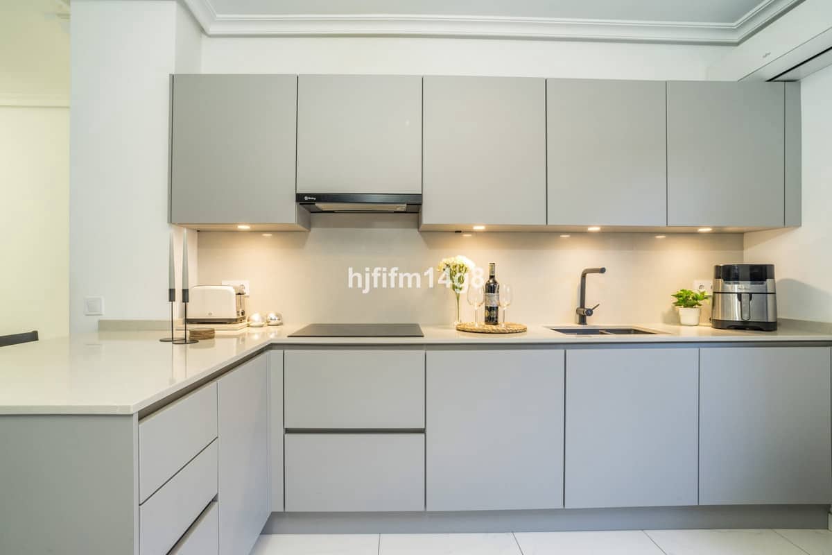 3 soveværelse Lejlighed til salg i Nueva Andalucia med swimmingpool - € 545.000 (Ref: 9185302)