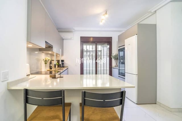 3 soveværelse Lejlighed til salg i Nueva Andalucia, Marbella med swimmingpool - € 545.000 (Ref: 9185302)