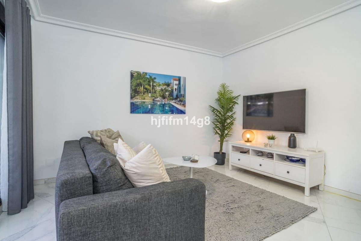 3 soveværelse Lejlighed til salg i Nueva Andalucia med swimmingpool - € 545.000 (Ref: 9185302)