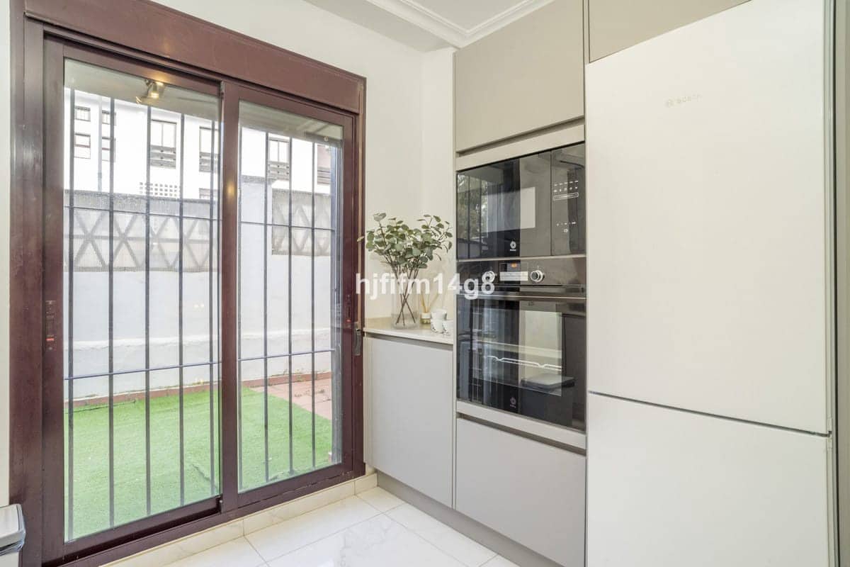 3 soveværelse Lejlighed til salg i Nueva Andalucia med swimmingpool - € 545.000 (Ref: 9185302)