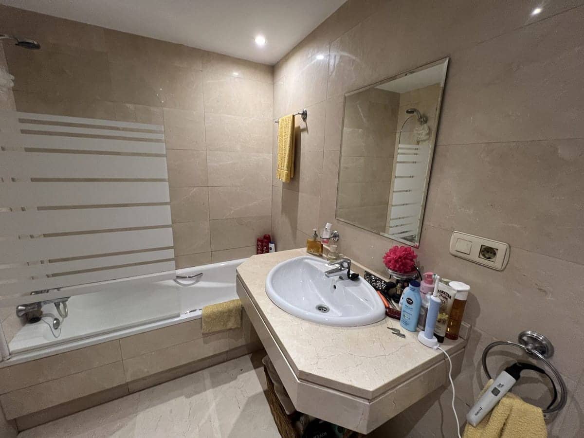 2 soverom Leilighet til salgs i Bel-Air med svømmebasseng - € 335 000 (Ref: 9185313)