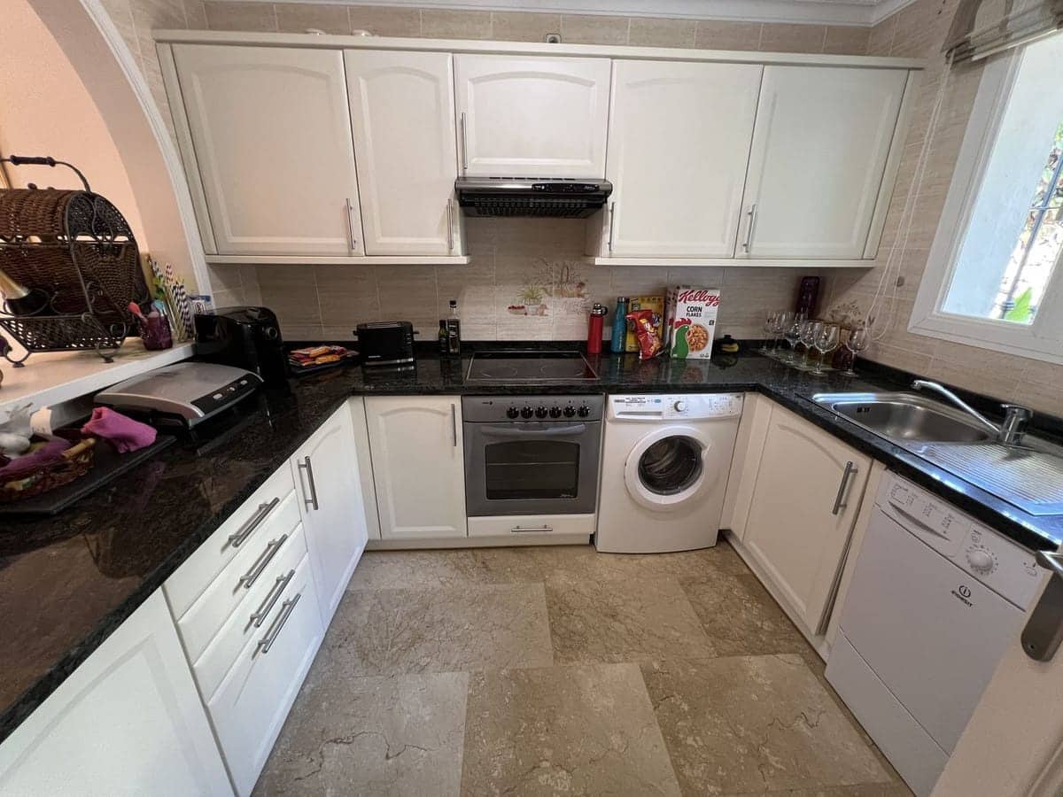 3 soverom Hus til salgs i El Paraiso med svømmebasseng - € 595 000 (Ref: 9185323)